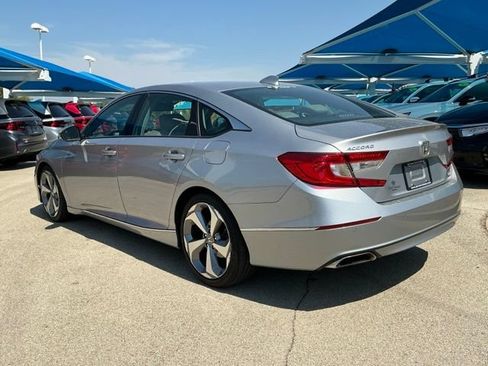 Used 2018 Honda Accord Touring image 4