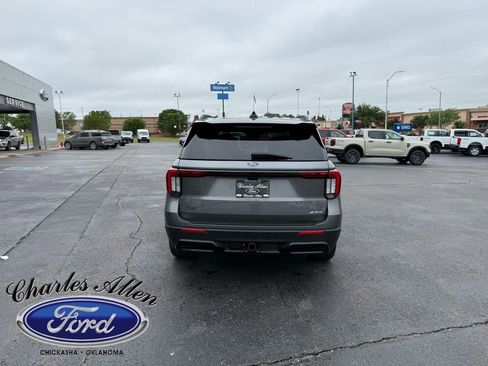 Used 2025 Ford Explorer ST-Line w/ Premium Package AWD/4WD image 4