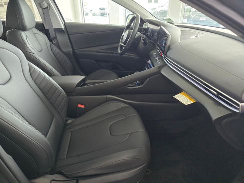 New 2026 Hyundai Elantra Limited FWD image 40