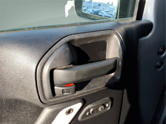 Used 2014 Jeep Wrangler Unlimited Sahara AWD/4WD image 21
