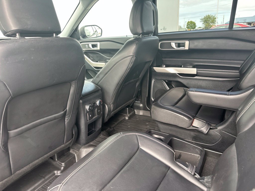 Certified 2021 Ford Explorer XLT w/ Equipment Group 202A AWD/4WD image 19