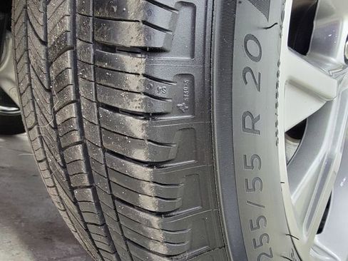 Certified 2023 Ford Explorer XLT w/ Equipment Group 202A AWD/4WD image 11