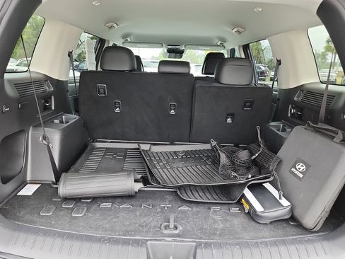 Used 2025 Hyundai Santa Fe SEL FWD image 15