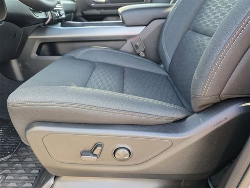 New 2026 RAM 1500 4x4 Crew Cab image 11