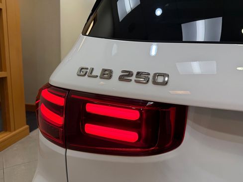 Certified 2026 Mercedes-Benz GLB 250 image 28