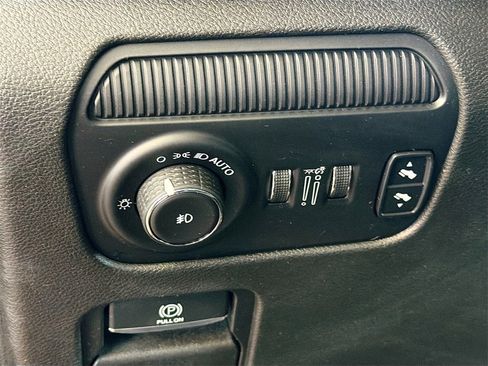 Used 2022 Jeep Wagoneer Series III w/ Convenience Group I image 10