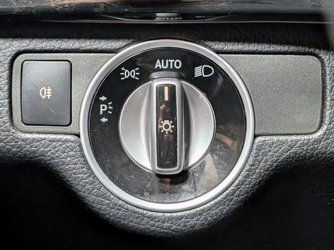 Used 2015 Mercedes-Benz GLK 350 4MATIC w/ Premium 1 Package image 29