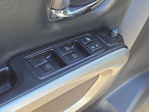 Used 2019 Nissan Titan PRO-4X w/ Pro-4x Convenience Package image 21