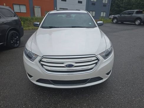 Used 2019 Ford Taurus Limited FWD image 5