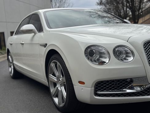 Used 2016 Bentley Flying Spur V8 image 11