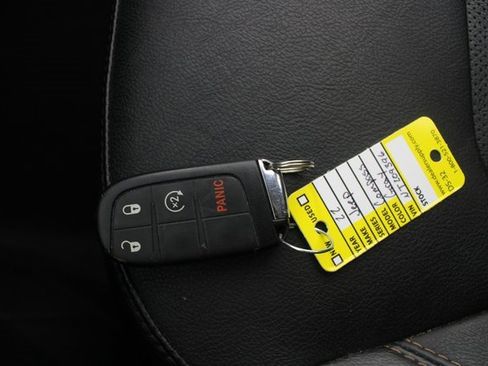 Used 2022 Jeep Compass Limited image 7