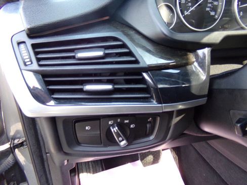 Used 2016 BMW X5 xDrive50i w/ Dynamic Handling Package image 40
