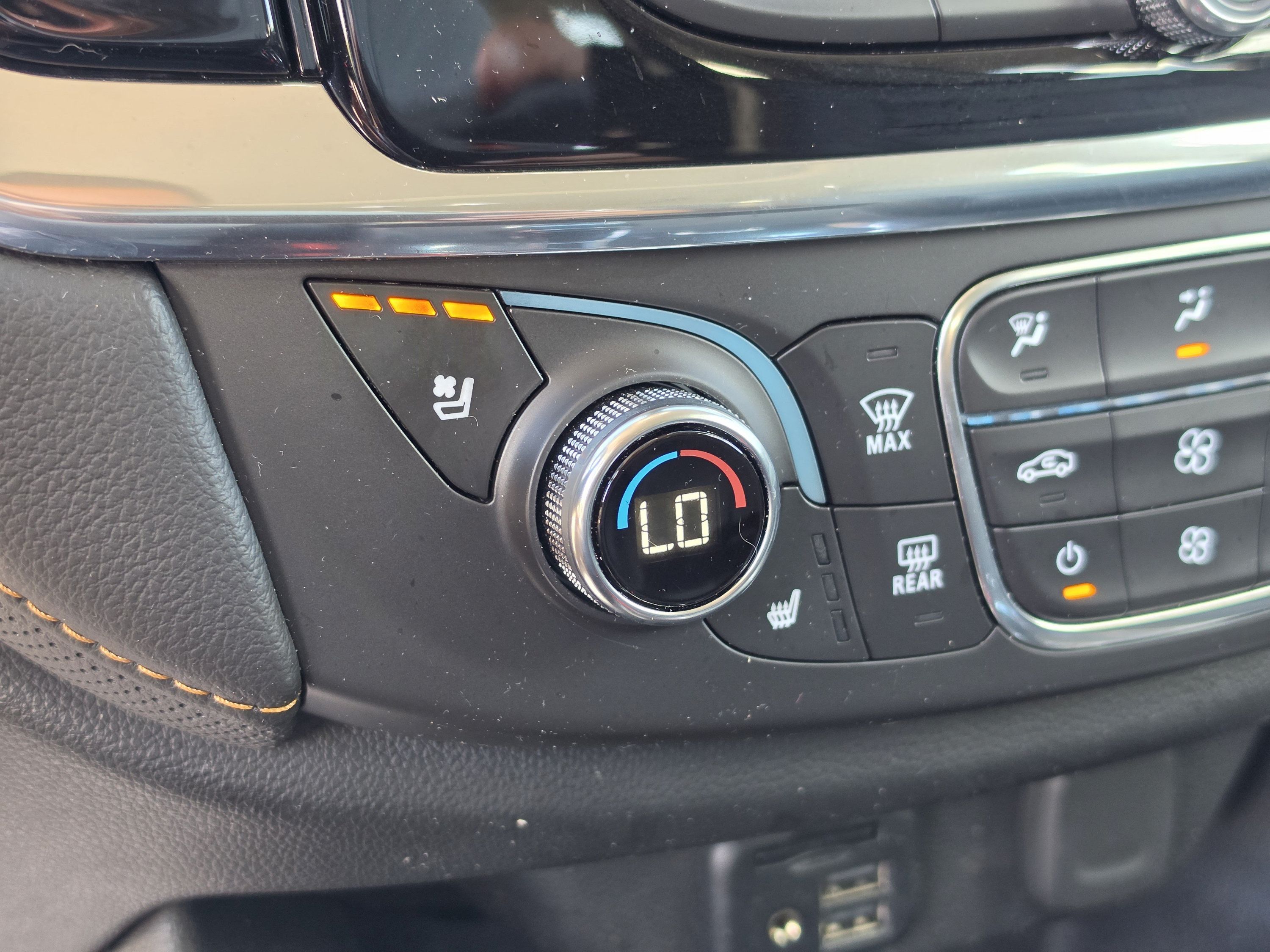 Used 2020 Chevrolet Traverse Premier w/ Redline Edition FWD image 33