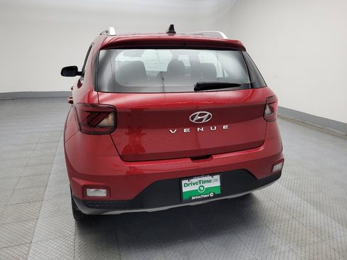 Used 2022 Hyundai Venue Limited image 6