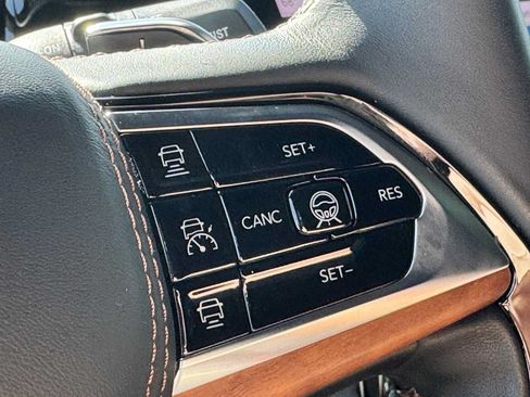 Used 2025 Jeep Grand Cherokee Summit AWD/4WD image 14