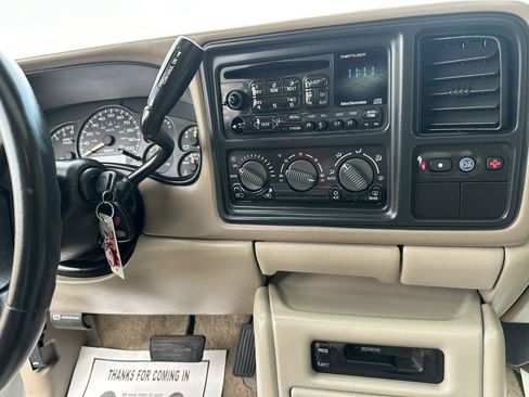 Used 2002 Chevrolet Suburban LT AWD/4WD image 24