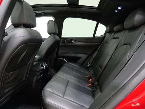 Used 2022 Alfa Romeo Stelvio Ti image 25