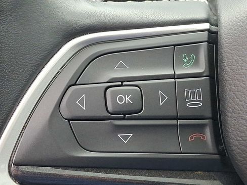 Used 2022 Jeep Grand Cherokee L Laredo AWD/4WD image 21