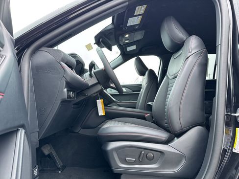 New 2026 Ford Explorer ST-Line image 4