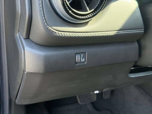 Used 2023 Chevrolet Colorado LT w/ LT Convenience Package II AWD/4WD image 17