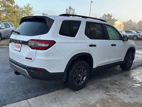 New 2026 Honda Pilot TrailSport image 5