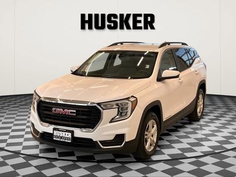 Used 2022 GMC Terrain SLE w/ Driver Convenience Package image 5