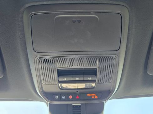 Used 2025 GMC Acadia Elevation w/ Elevation Premium Package FWD image 26