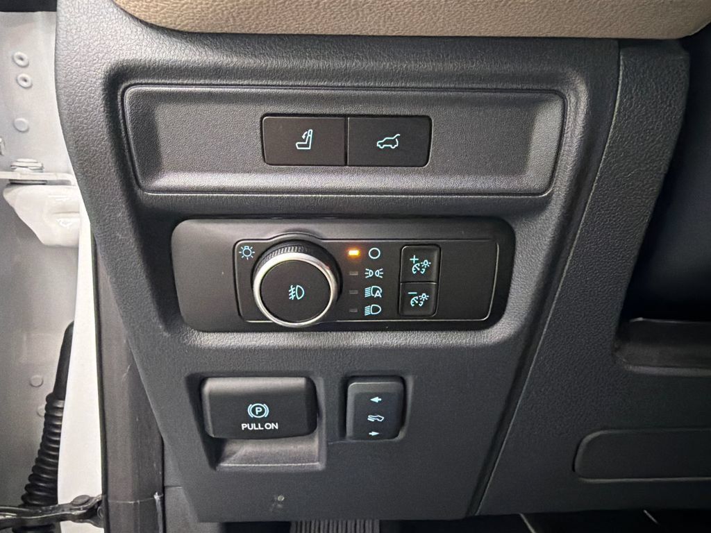 Used 2024 Ford Expedition Limited RWD image 34