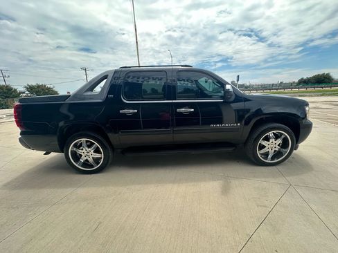 Used 2008 Chevrolet Avalanche LTZ w/ LTZ Preferred Equipment Group image 6