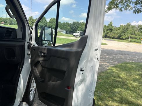Used 2025 Ford Transit 250 Low Roof w/ Exterior Upgrade Package RWD image 29