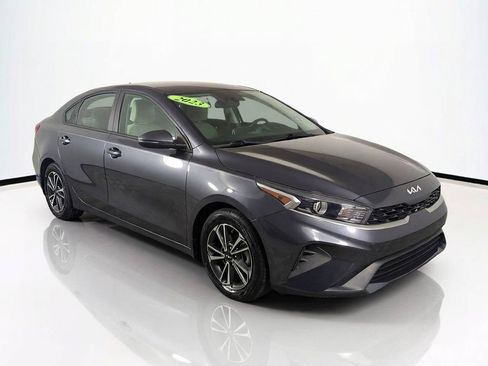 Used 2023 Kia Forte LXS w/ LXS Technology Package FWD image 2
