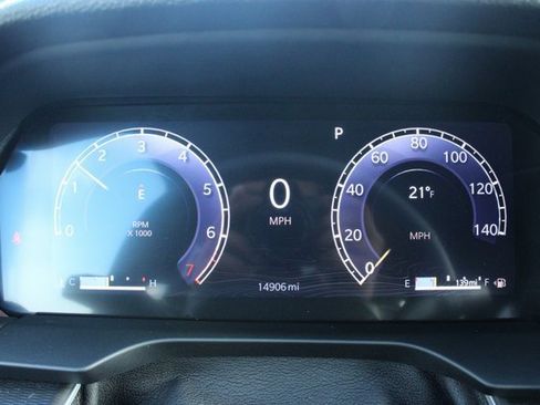 Used 2024 Jeep Grand Cherokee Laredo image 28