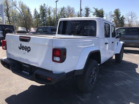 New 2026 Jeep Gladiator Sport AWD/4WD image 5