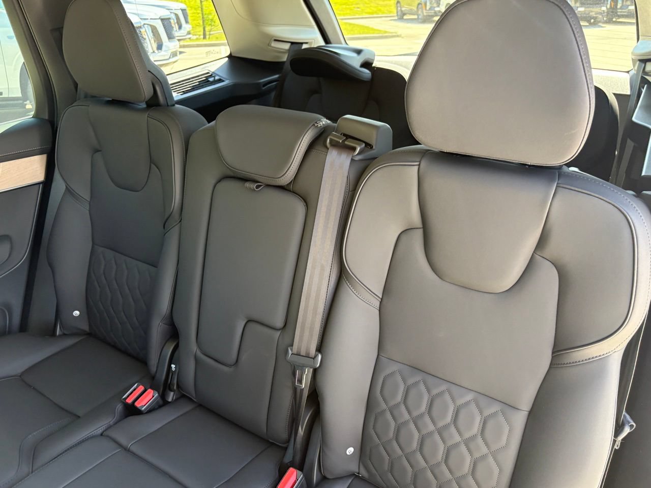 New 2026 Volvo XC90 B6 Plus w/ Protection Package Premier AWD/4WD image 23