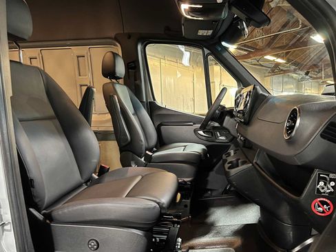 Used 2026 Mercedes-Benz Sprinter 2500 image 12