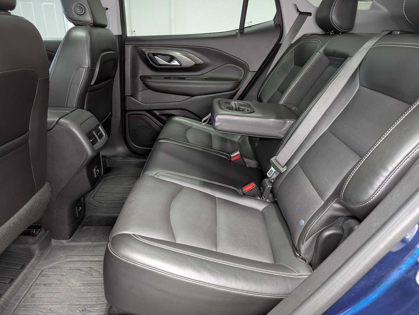 Used 2022 GMC Terrain SLT w/ Tech Package AWD/4WD image 22