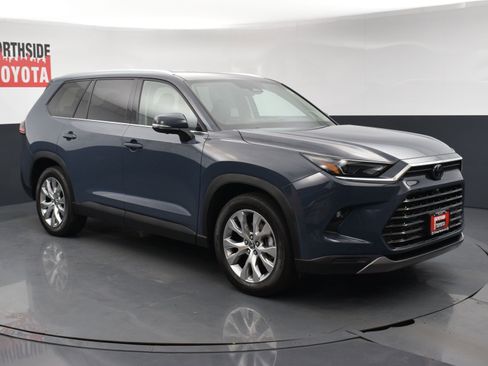 Used 2025 Toyota Grand Highlander AWD Hybrid image 6