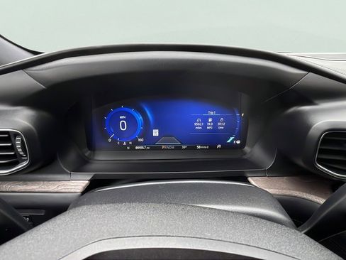 Used 2020 Ford Explorer Platinum image 12
