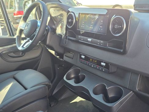 New 2025 Mercedes-Benz Sprinter 2500 image 20