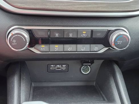 Used 2025 Nissan Altima 2.5 SV FWD image 15
