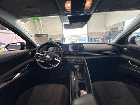Used 2024 Hyundai Elantra SE FWD image 7