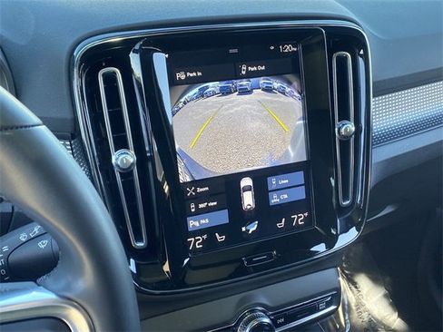 Used 2022 Volvo XC40 T5 R-Design w/ Advanced Package image 30