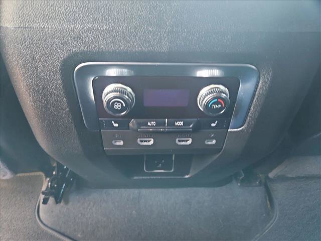 Used 2024 GMC Yukon AT4 w/ Technology Package AWD/4WD image 17