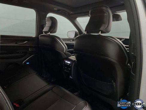 Used 2023 Jeep Grand Cherokee Overland w/ Luxury Tech Group IV image 20