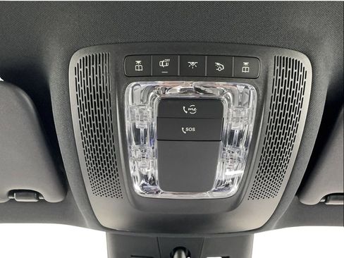 Used 2024 Mercedes-Benz EQB 300 4MATIC image 35
