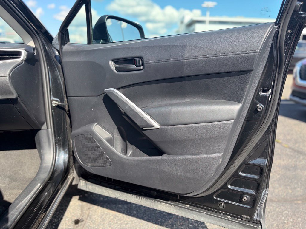 Used 2025 Toyota Corolla Cross LE FWD image 13