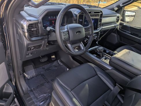 Used 2025 Ford F150 Lariat w/ Equipment Group 501A Mid image 9