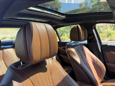 Used 2017 Mercedes-Benz E 300 4MATIC image 29