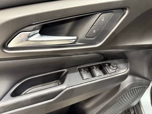 New 2026 Chevrolet Equinox EV LT image 14