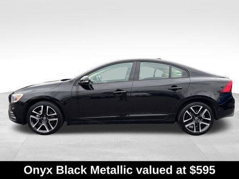 Used 2017 Volvo S60 T5 Dynamic w/ Vision Package image 5